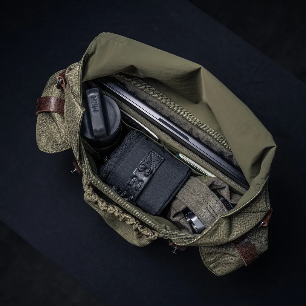 Salt & Pepper Canvas Messenger Bag 10L
